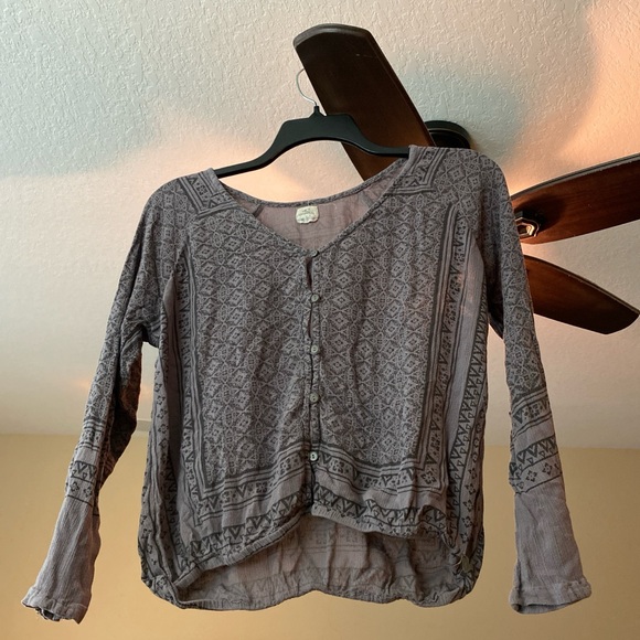 Geometric/Aztec Patterned Button-Up blouse - Picture 2 of 2